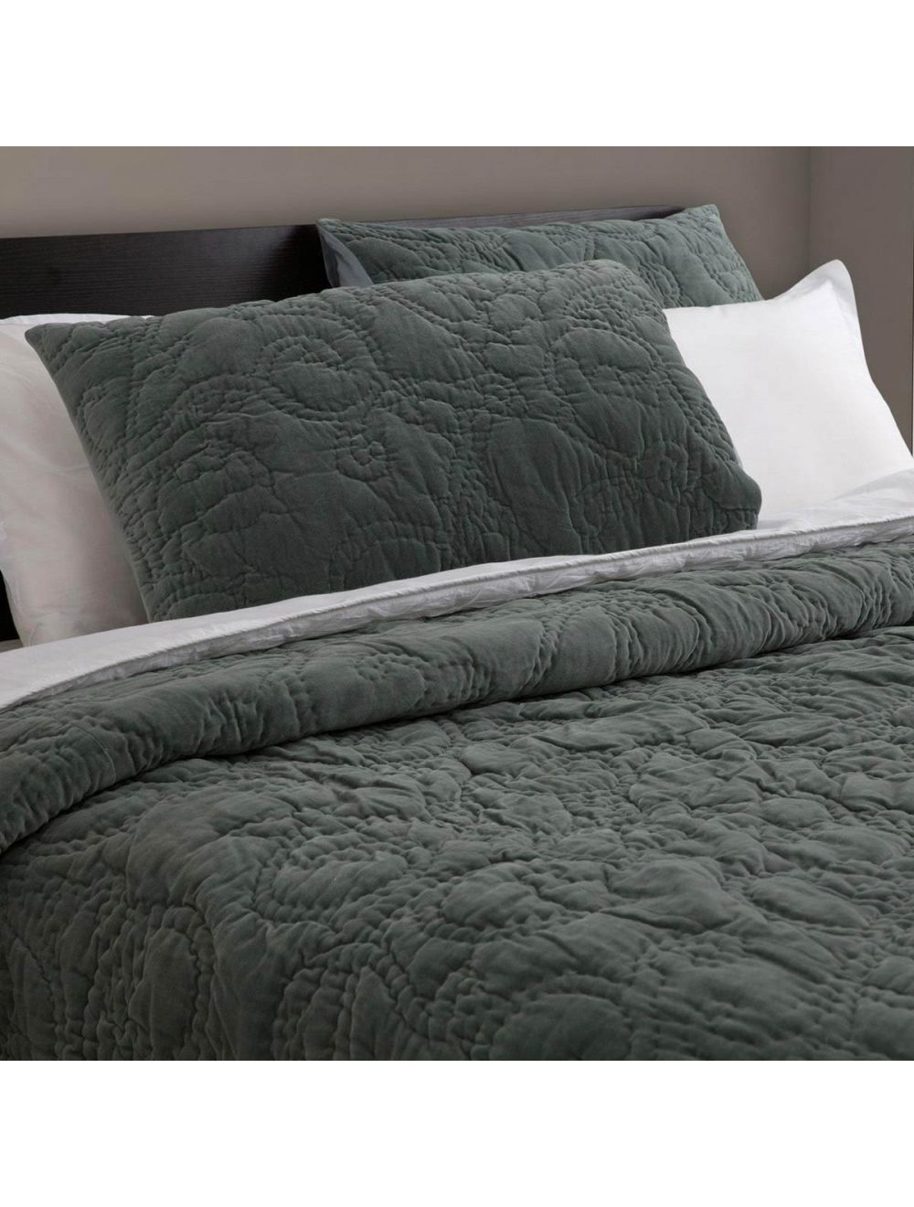 Hand Quilted Velvet Bedset-IAAH